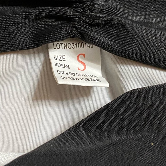 Blush White and Black Contrast Bikini Set S/M - Picture 6 of 11